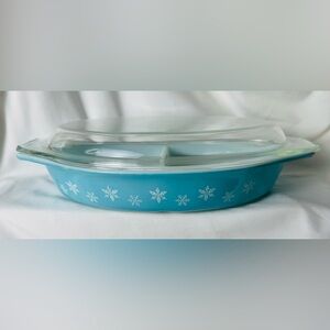 Vintage Pyrex Turquoise Snowflake Divided Casserole Dish w/ Lid - Beautiful!